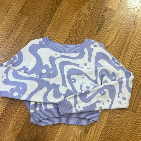 Hollister pattern sweater - Picture 1 of 3